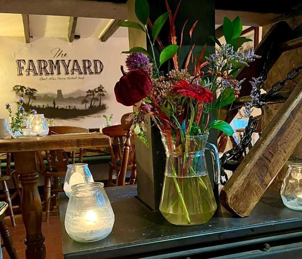 Farmyard Inn Youlgreave Eksteriør billede