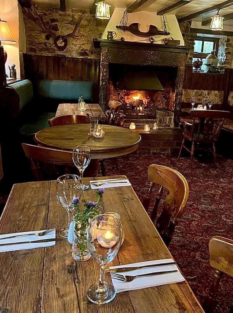 Farmyard Inn Youlgreave Eksteriør billede